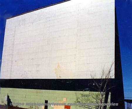 Starlite Drive-In Theatre - Starlite Screen 1987 Courtesy Outdoor Moovies